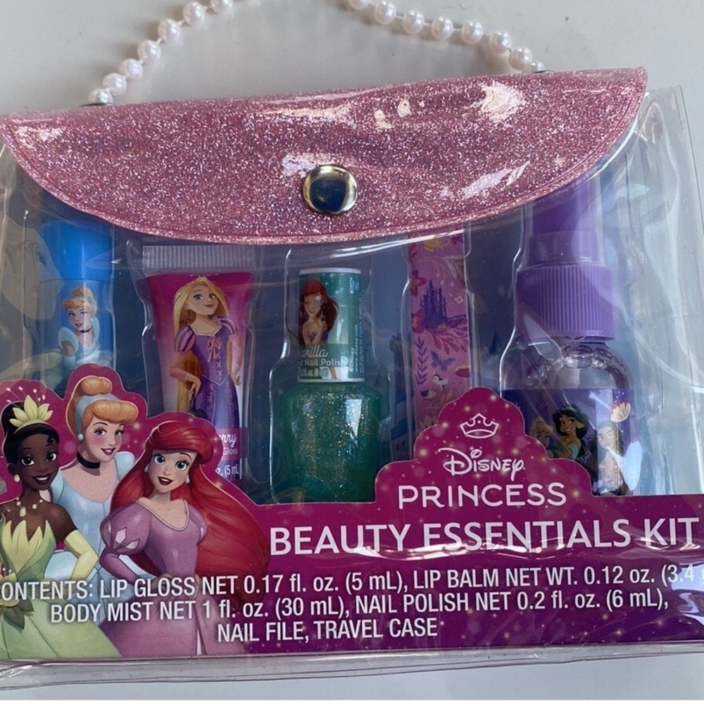 Disney Princess Beauty Essential Kit! Lip Gloss Balm Body Mist Nail Polish NWT